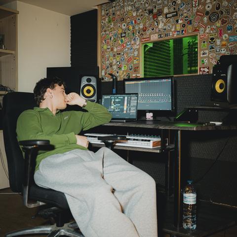 Dani BM — Estudio